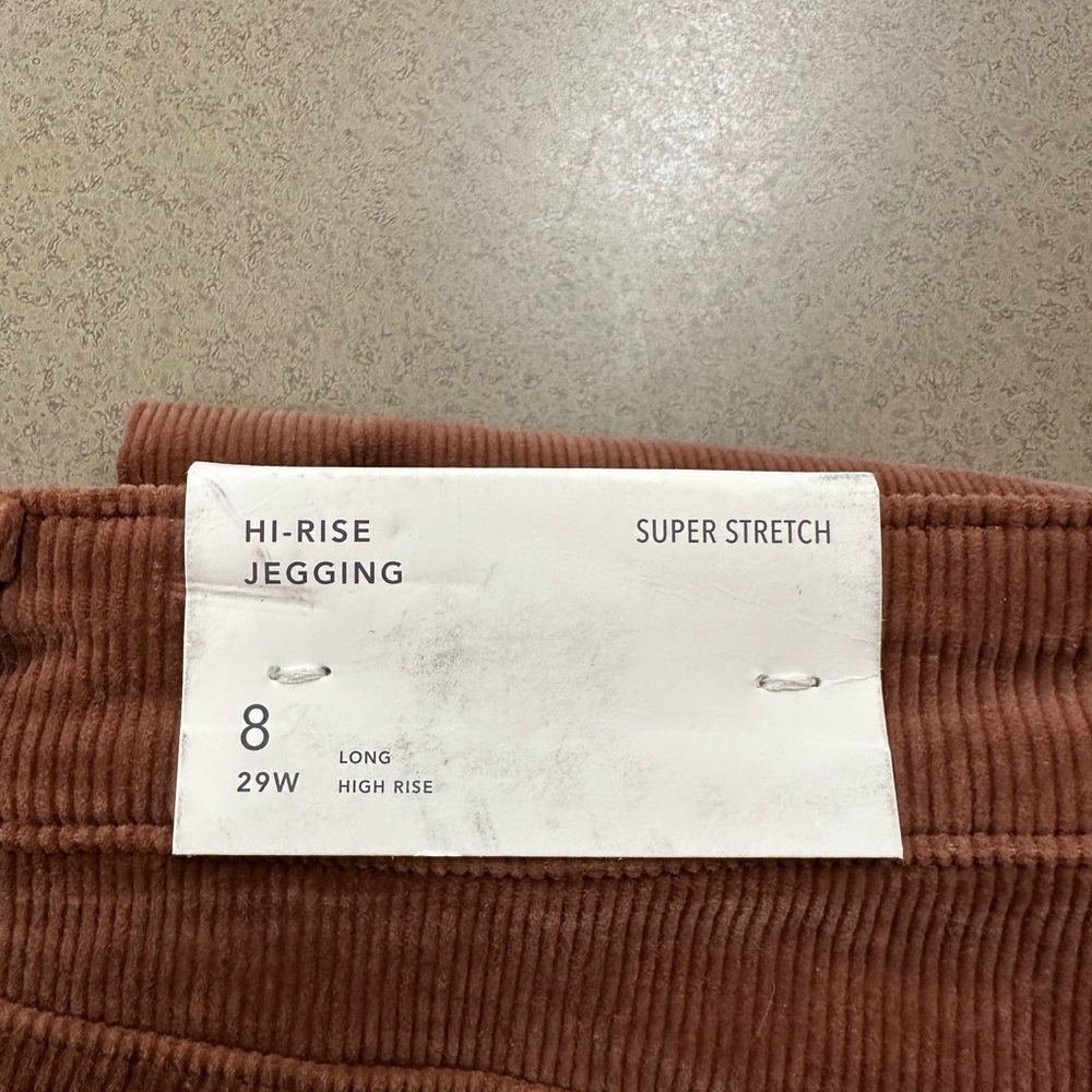 Women’s corduroy jeggings.